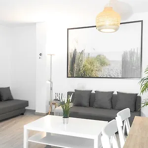  Apartamento Apt Old Town 3 Bedrooms, 2 Bathrooms, Wifi